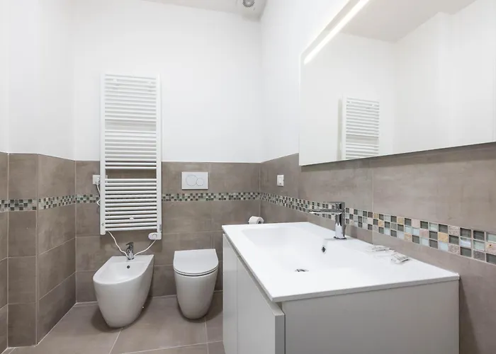 Lame 15, By Short Holidays Bologna