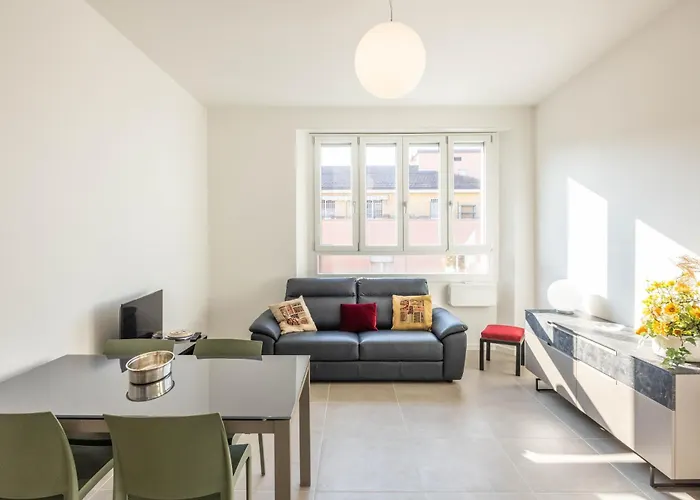 Lame 15, By Short Holidays Bologna